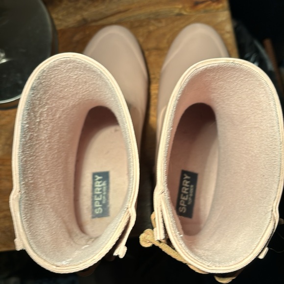 Sperry size 9-9.5 rain boots with small heel and lacing in the back- light pink - Picture 8 of 8